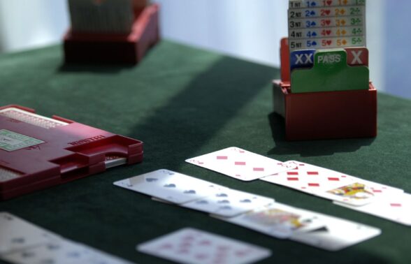 Table de bridget avec des cartes disposées dessus - Agrandir l'image, fenêtre modale