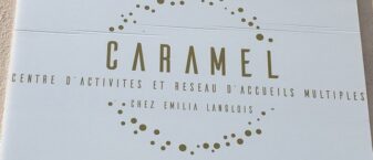 plaque représentant le logo de l'association