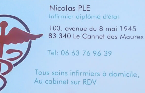 plaque d'entrée du cabinet avec informations pratiques inscrites. - Agrandir l'image, fenêtre modale