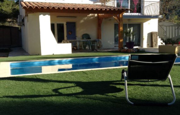 maison avec piscine et jardin - Agrandir l'image, fenêtre modale