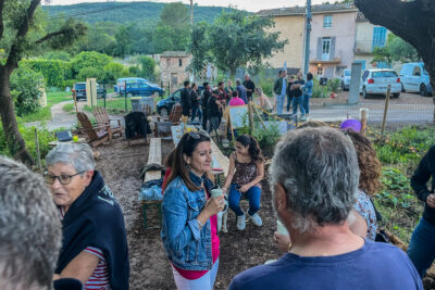 Agrandir l'image 10 sur 16, fenêtre modale